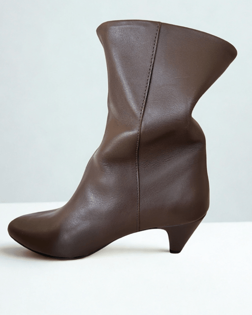 Anonymous Copenhagen- Vully 50 Stiletto Soft Calf Chocolate - Edit by Elaine Turner