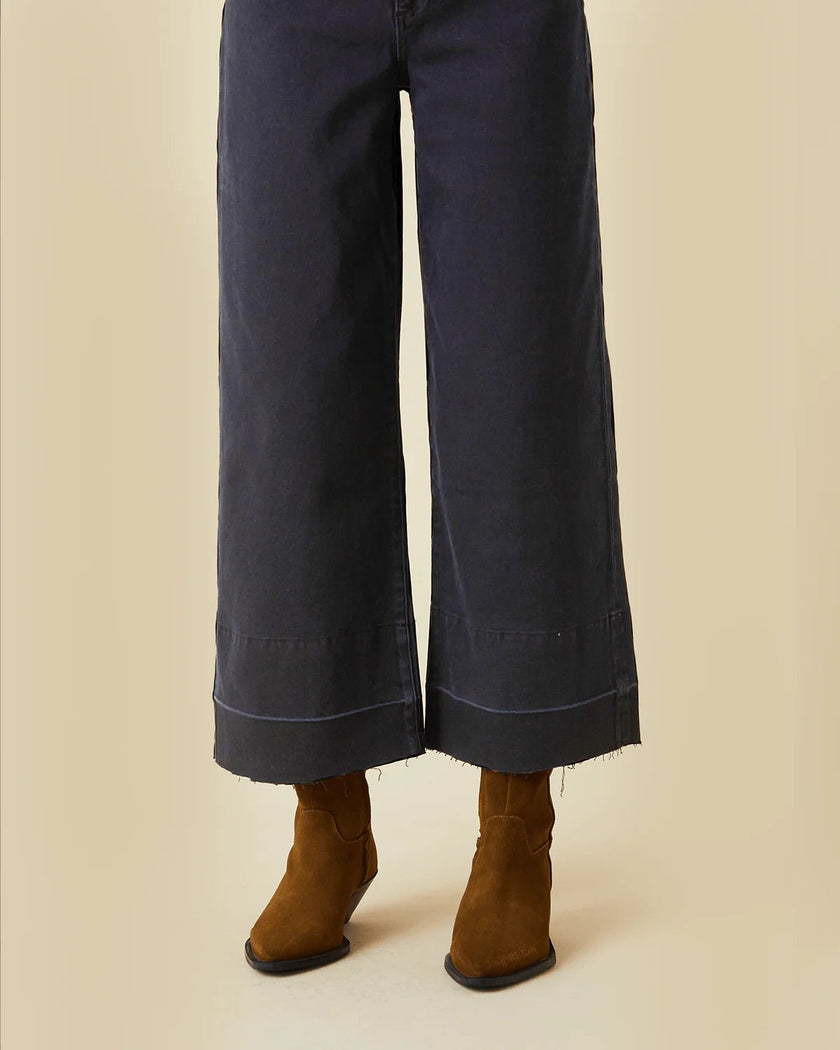 Le Jean- Sophia Wideleg Freyed Edge- Milo - Edit by Elaine Turner